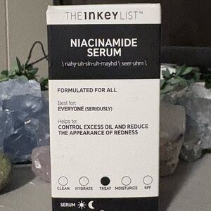 The Inkey List Niacinamide Serum - Black and White